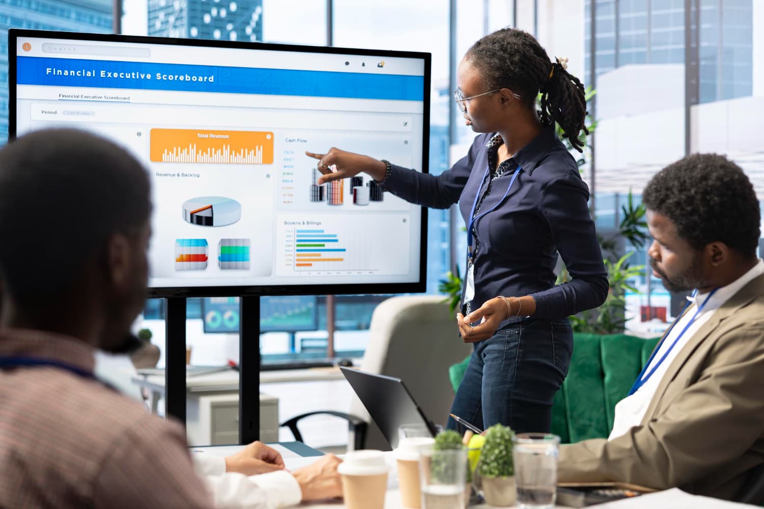 Entrepreneure au travail dans son bureau